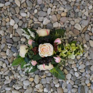 Bloemstuk 35cm crème/roze
