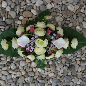 Bloemstuk wit met callas 55cm